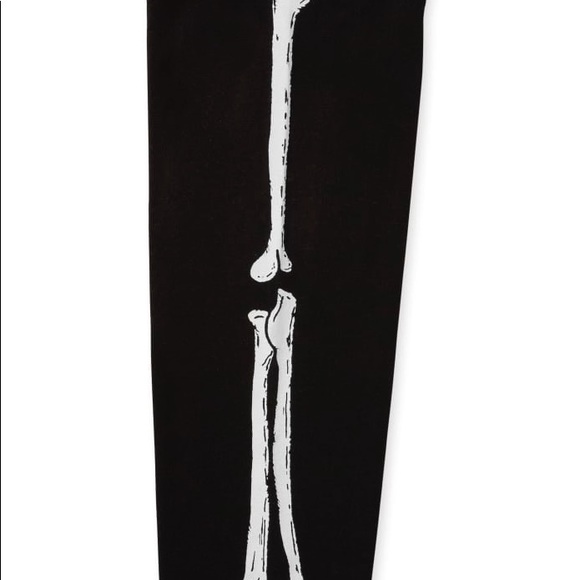 The Children’s Place Boy’s Glow Skeleton Long Sleeve T- Shirt - Picture 5 of 5